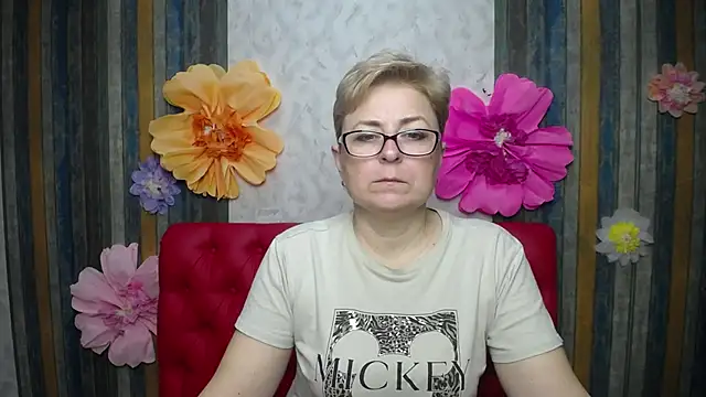 EmiliaGree online show from May 7, 5:05 pm