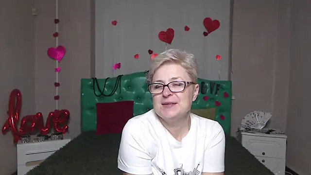 EmiliaGree online show from November 20, 6:08 pm