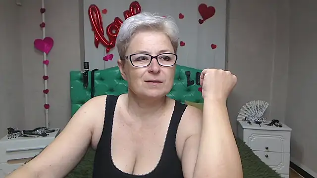 EmiliaGree online show from September 17, 5:04 pm
