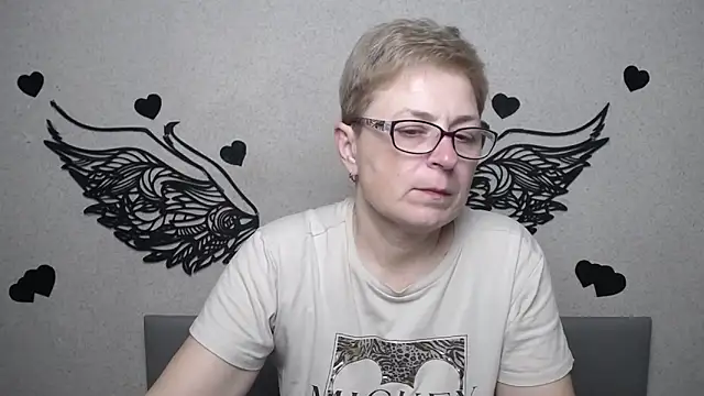 EmiliaGree online show from May 30, 5:07 pm