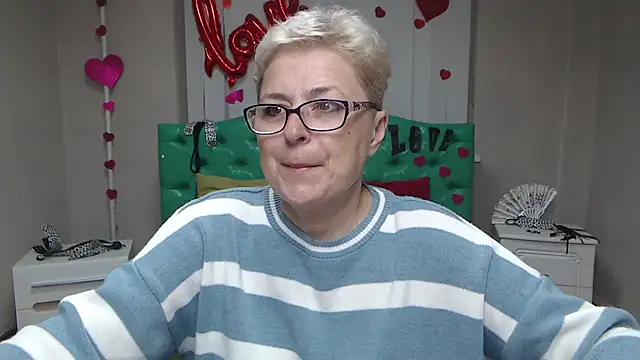 EmiliaGree online show from September 21, 4:56 pm