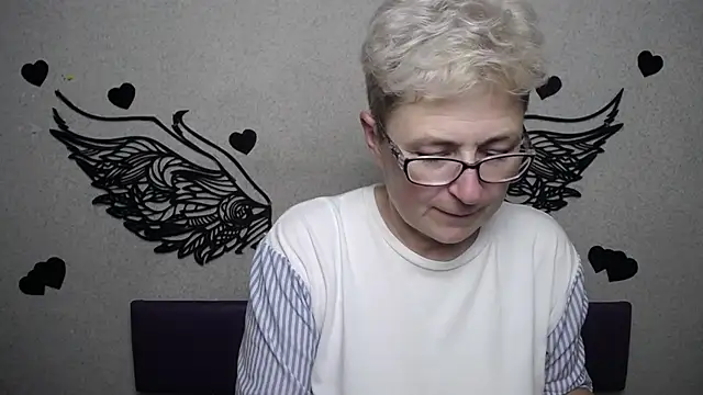 EmiliaGree online show from November 23, 6:07 pm