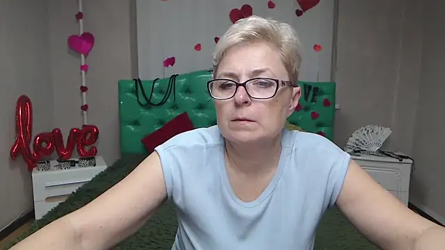 EmiliaGree online show from November 24, 6:08 pm