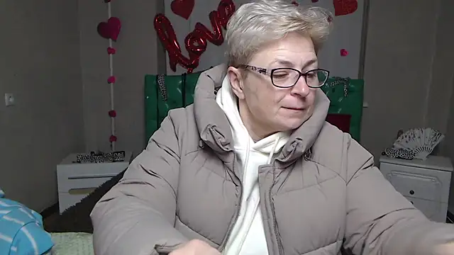 EmiliaGree online show from February 6, 6:15 pm