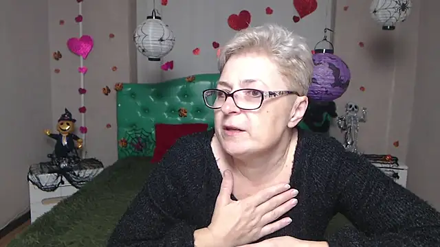 EmiliaGree online show from November 14, 6:11 pm