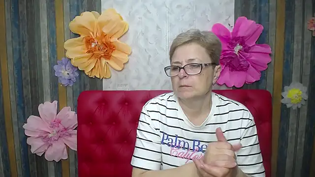 EmiliaGree online show from May 28, 5:08 pm