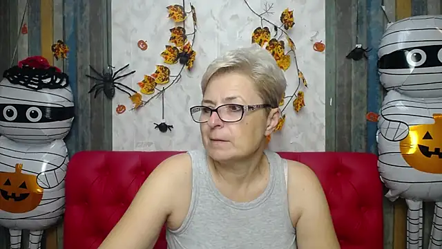 EmiliaGree online show from November 2, 6:13 pm