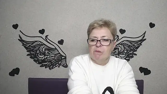 EmiliaGree online show from April 30, 5:20 pm