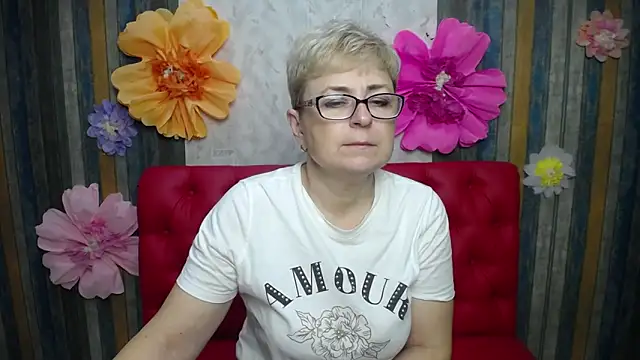 EmiliaGree online show from April 8, 5:14 pm