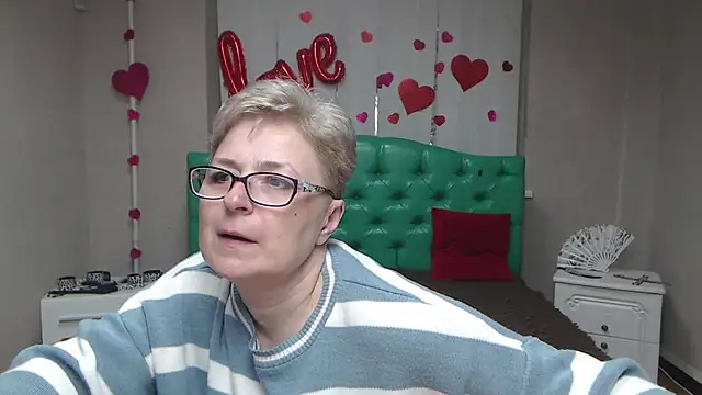 EmiliaGree online show from March 19, 6:08 pm