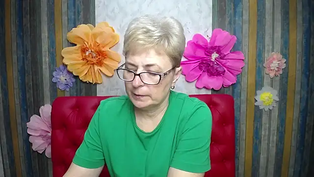 EmiliaGree online show from April 3, 5:30 pm