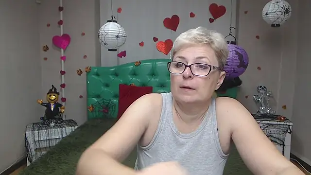 EmiliaGree online show from November 12, 6:12 pm