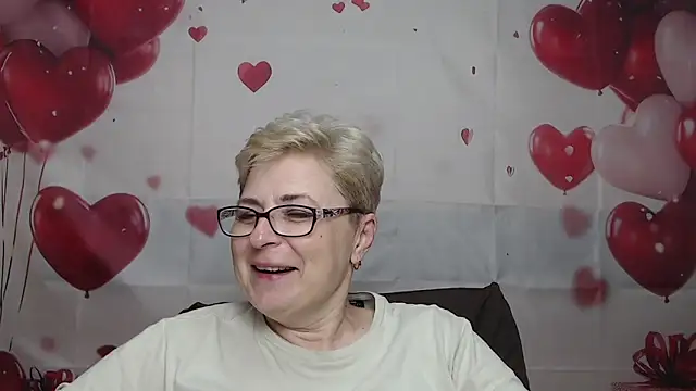 EmiliaGree online show from April 9, 5:19 pm