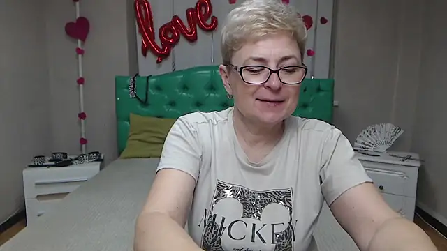EmiliaGree online show from April 2, 5:08 pm