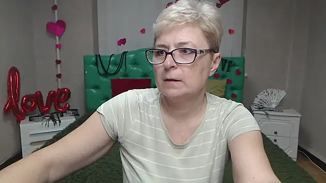 EmiliaGree online show from November 28, 6:19 pm