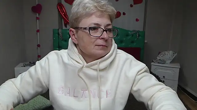 EmiliaGree online show from February 5, 8:26 pm