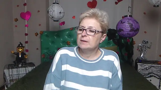 EmiliaGree online show from November 8, 6:06 am