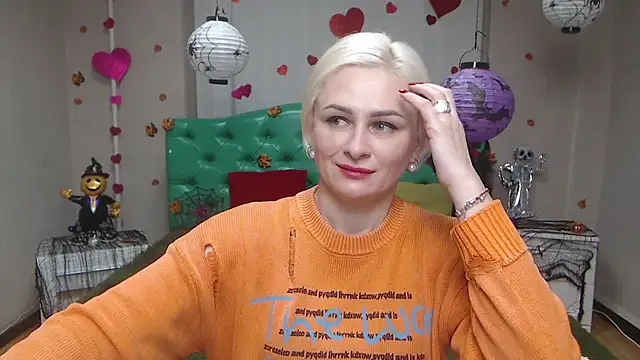 OliviaHorst online show from November 6, 6:17 am