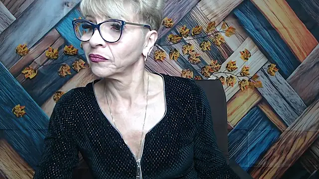 EllaBonito online show from December 4, 6:45 am