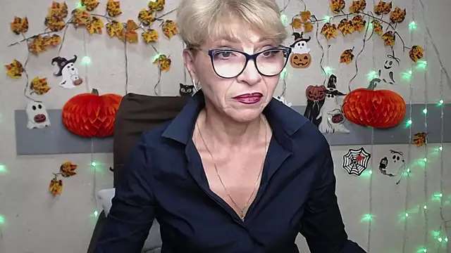 EllaBonito online show from November 11, 6:30 am