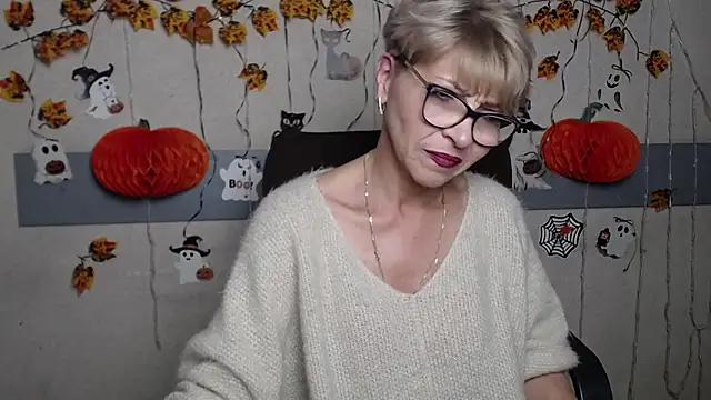 EllaBonito online show from November 16, 6:40 am