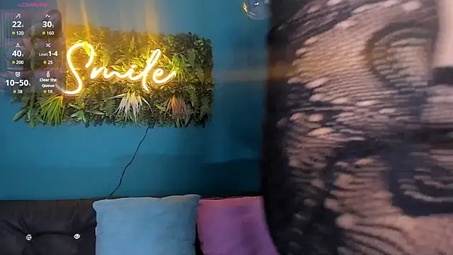 Snapshot of celestelewis chatting on December 3, 7:35 pm celestelewis online show from December 3, 7:35 pm