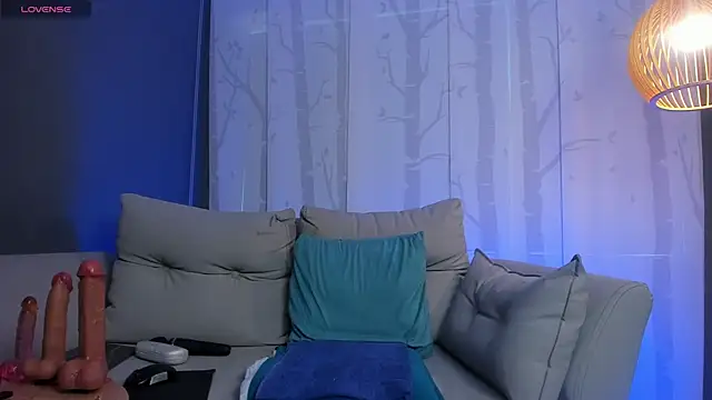 Snapshot of celestelewis chatting on March 13, 7:39 pm celestelewis online show from March 13, 7:39 pm