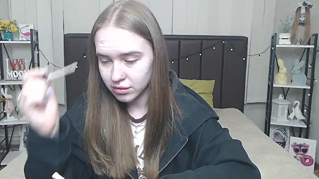 Snapshot of LauraHlot chatting on September 13, 5:57 pm LauraHlot online show from September 13, 5:57 pm