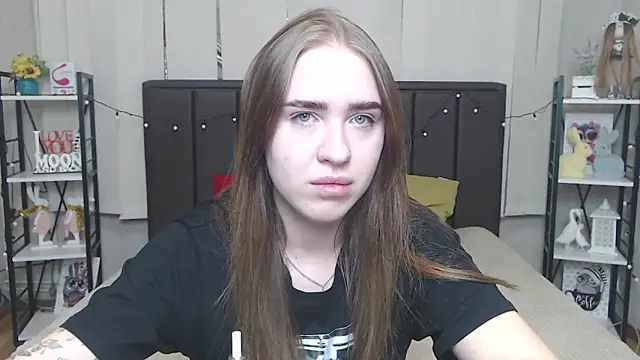 Snapshot of LauraHlot chatting on September 24, 5:47 am LauraHlot online show from September 24, 5:47 am