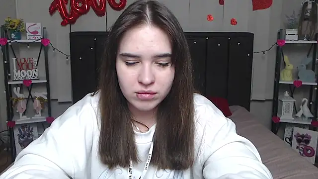 Snapshot of LauraHlot chatting on March 7, 4:57 am LauraHlot online show from March 7, 4:57 am