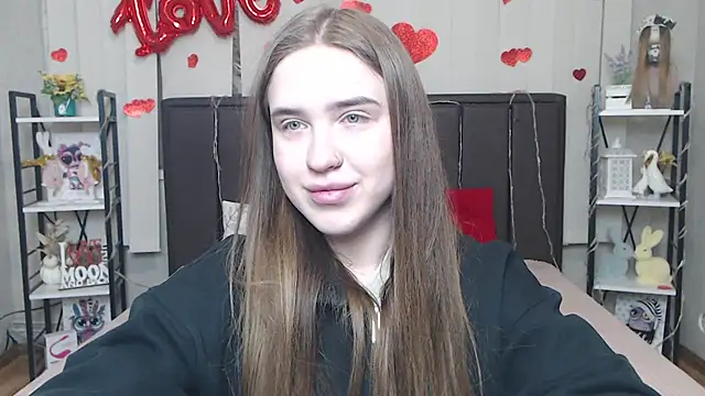 LauraHlot online show from February 8, 6:33 am