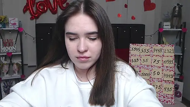 Snapshot of LauraHlot chatting on March 6, 10:04 pm LauraHlot online show from March 6, 10:04 pm