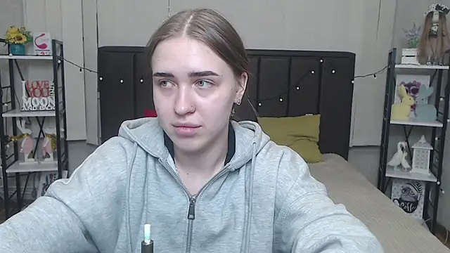 Snapshot of LauraHlot chatting on September 26, 5:42 pm LauraHlot online show from September 26, 5:42 pm