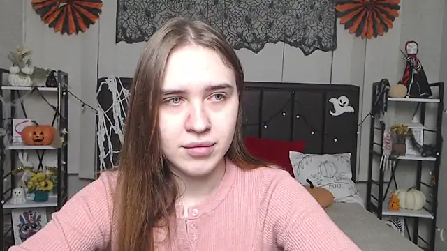 LauraHlot online show from November 14, 6:33 pm