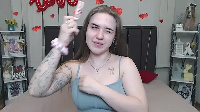 LauraHlot online show from April 1, 5:53 am