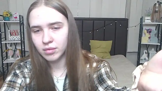 Snapshot of LauraHlot chatting on September 17, 6:32 pm LauraHlot online show from September 17, 6:32 pm