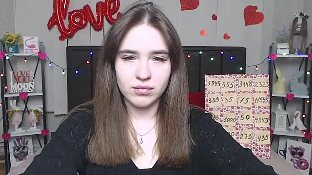 Snapshot of LauraHlot chatting on March 19, 10:33 am LauraHlot online show from March 19, 10:33 am