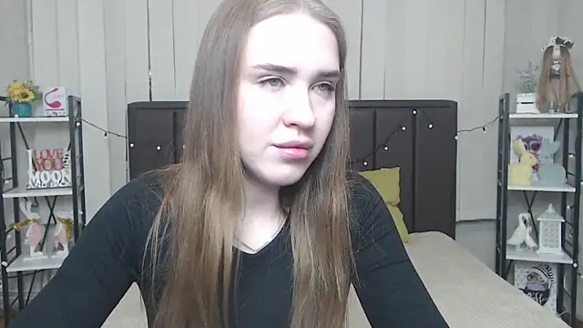 Snapshot of LauraHlot chatting on October 15, 5:43 pm LauraHlot online show from October 15, 5:43 pm