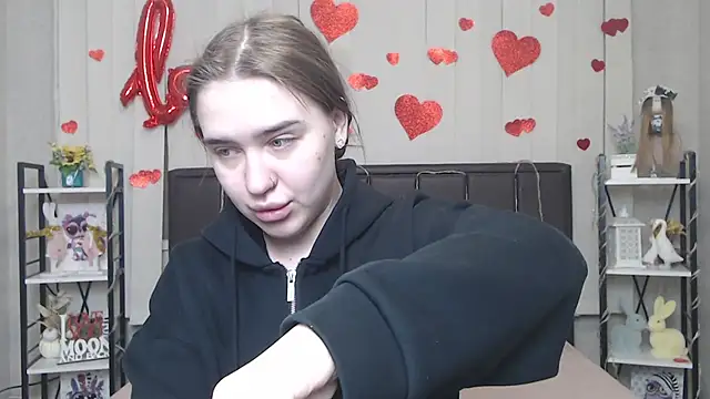 LauraHlot online show from February 12, 9:03 pm