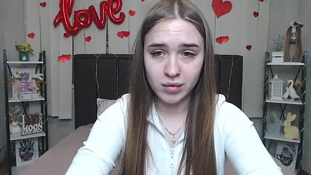 LauraHlot online show from March 18, 7:04 pm