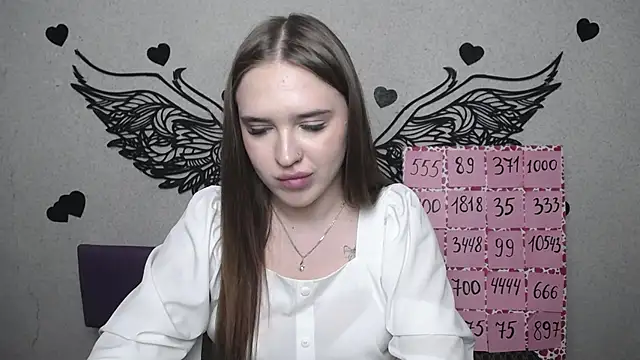 LauraHlot online show from April 16, 9:39 pm