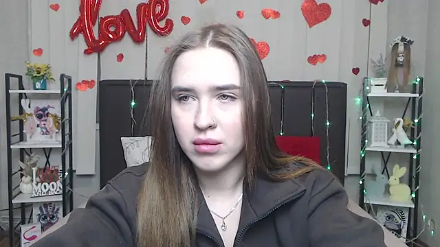 LauraHlot online show from February 3, 6:11 am