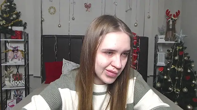 LauraHlot online show from December 16, 6:39 am