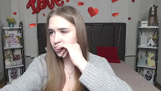 LauraHlot online show from March 19, 7:03 pm