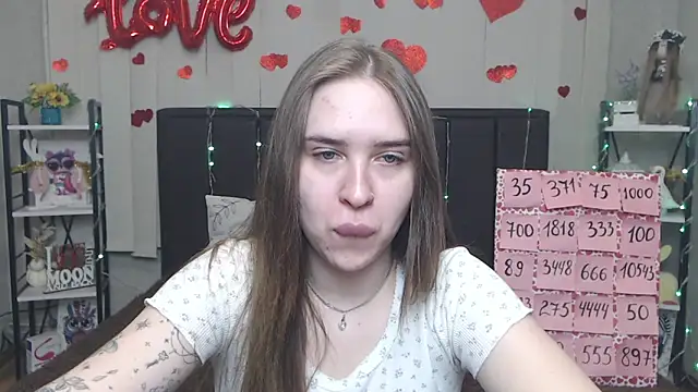 Snapshot of LauraHlot chatting on May 21, 7:17 am LauraHlot online show from May 21, 7:17 am