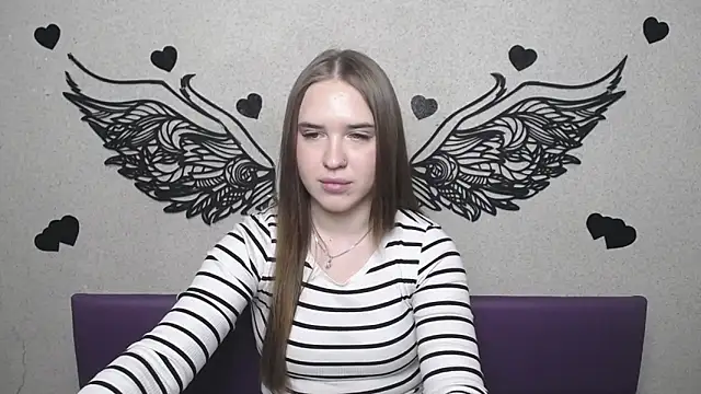 LauraHlot online show from April 18, 7:58 pm