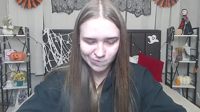 LauraHlot online show from October 23, 5:33 pm