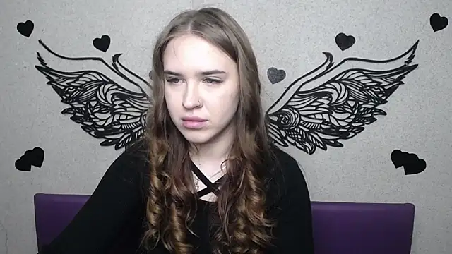 LauraHlot online show from April 15, 5:46 am