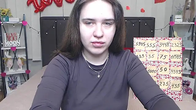 Snapshot of LauraHlot chatting on March 12, 6:29 am LauraHlot online show from March 12, 6:29 am
