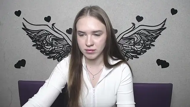 Snapshot of LauraHlot chatting on April 25, 5:10 pm LauraHlot online show from April 25, 5:10 pm